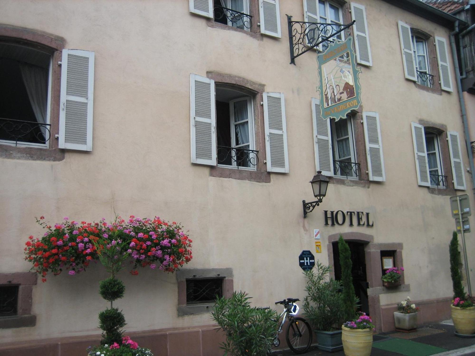 Hotel Berceau Du Vigneron Turckheim Bagian luar foto