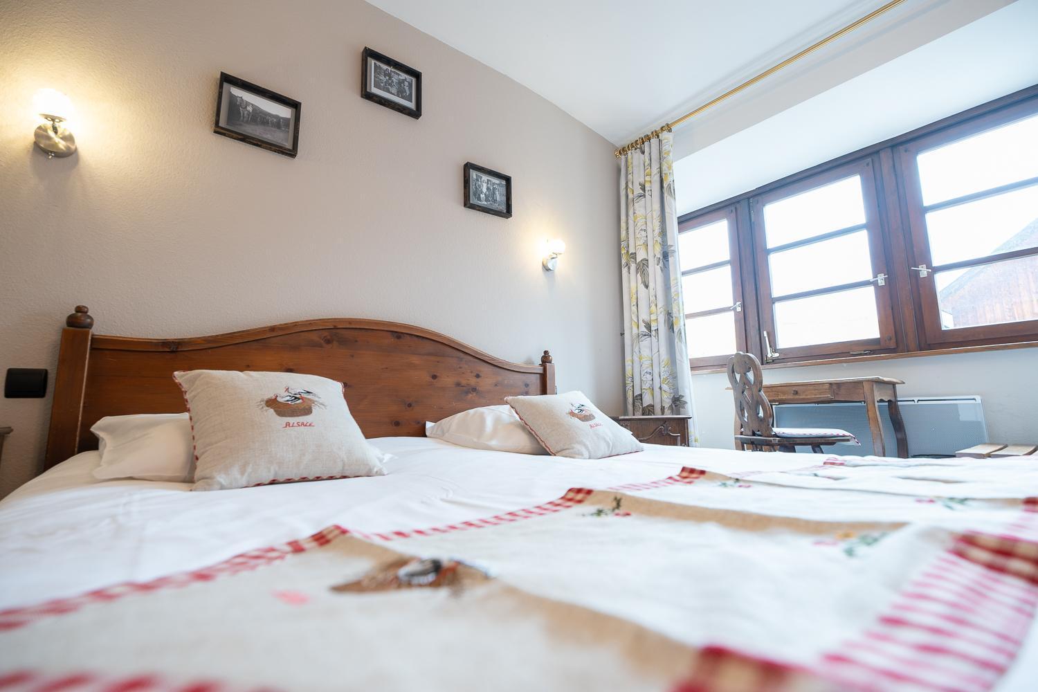 Hotel Berceau Du Vigneron Turckheim Bagian luar foto