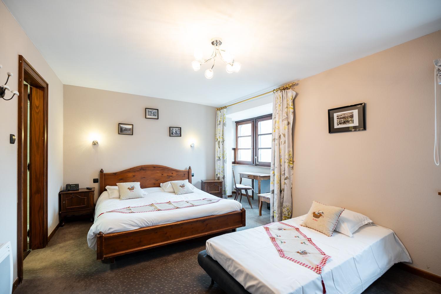 Hotel Berceau Du Vigneron Turckheim Bagian luar foto